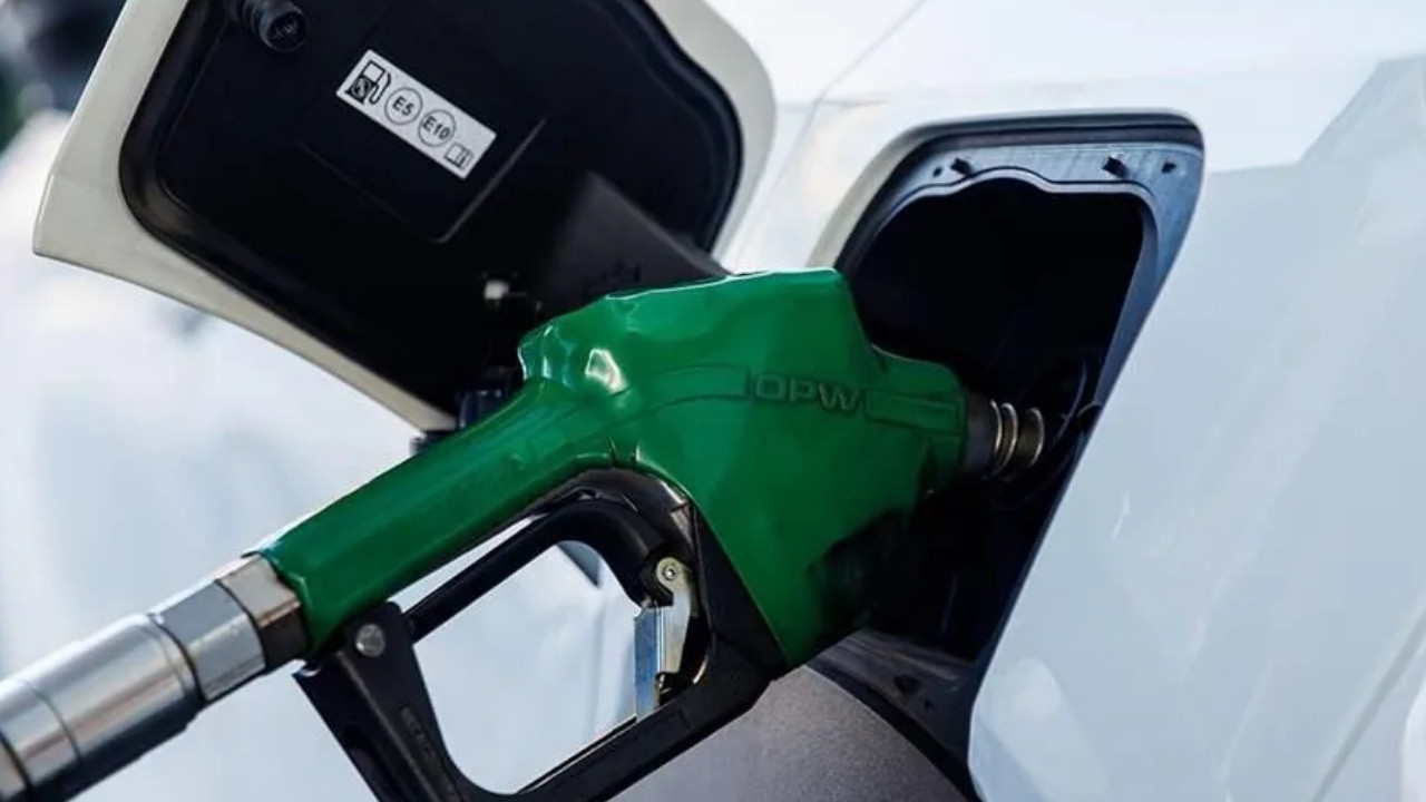 CDATA[ABD’nin Rus petrolü alan ülkelere yönelik yüzde 100’e varabilecek tarife tehdidine rağmen Hindistan’ın Rusya’dan petrol alımı rekor paya ulaştı. Temmuzda ülkenin ithal ettiği her iki varilden birinden fazlası Rusya’dan geldi.
Kaynağa git![
