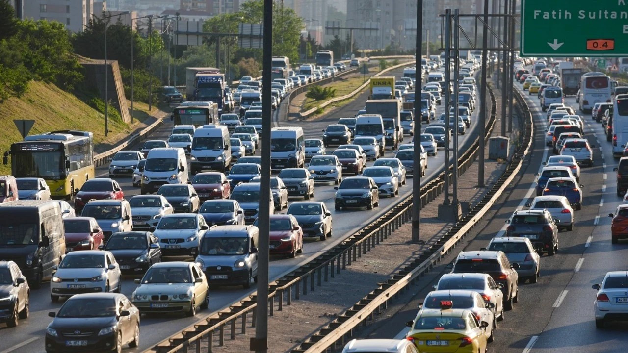 İstanbul’da yarın bazı yollar trafiğe kapatılacak: Saatler ve alternatif güzergahlar belli oldu