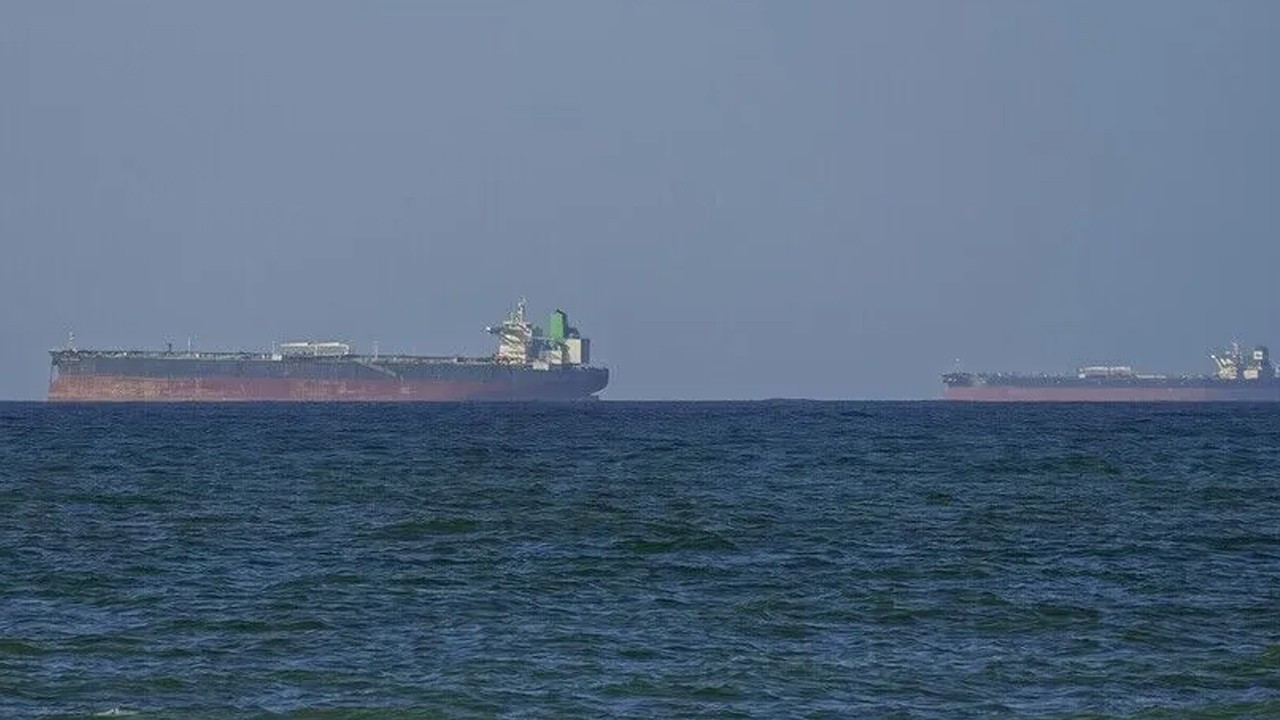 UKMTO: Yemen açıklarında ticari bir gemi vuruldu