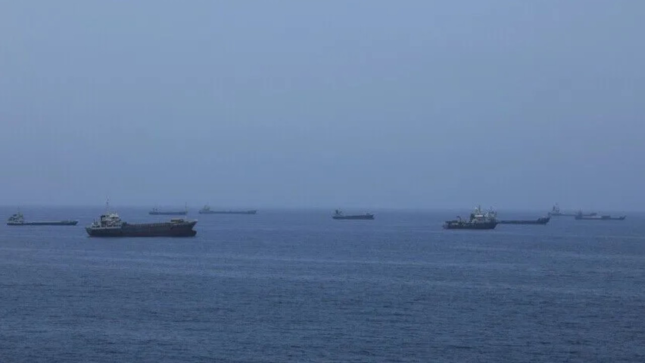 Hürmüz Boğazı'nda gizli koridor iddiası: Her gece onlarca tanker geçiriliyor