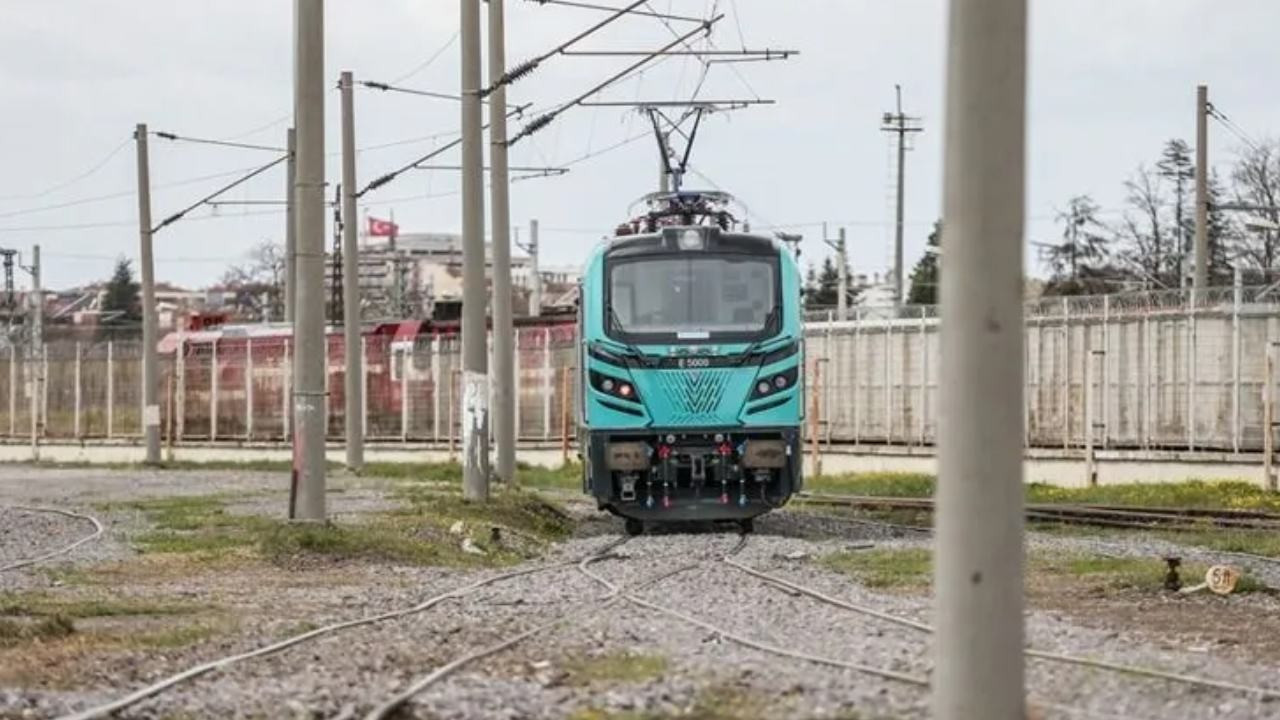 Türkiye'nin yerli lokomotifine Avrupa'dan vize: Dünyaya satışın önü açıldı