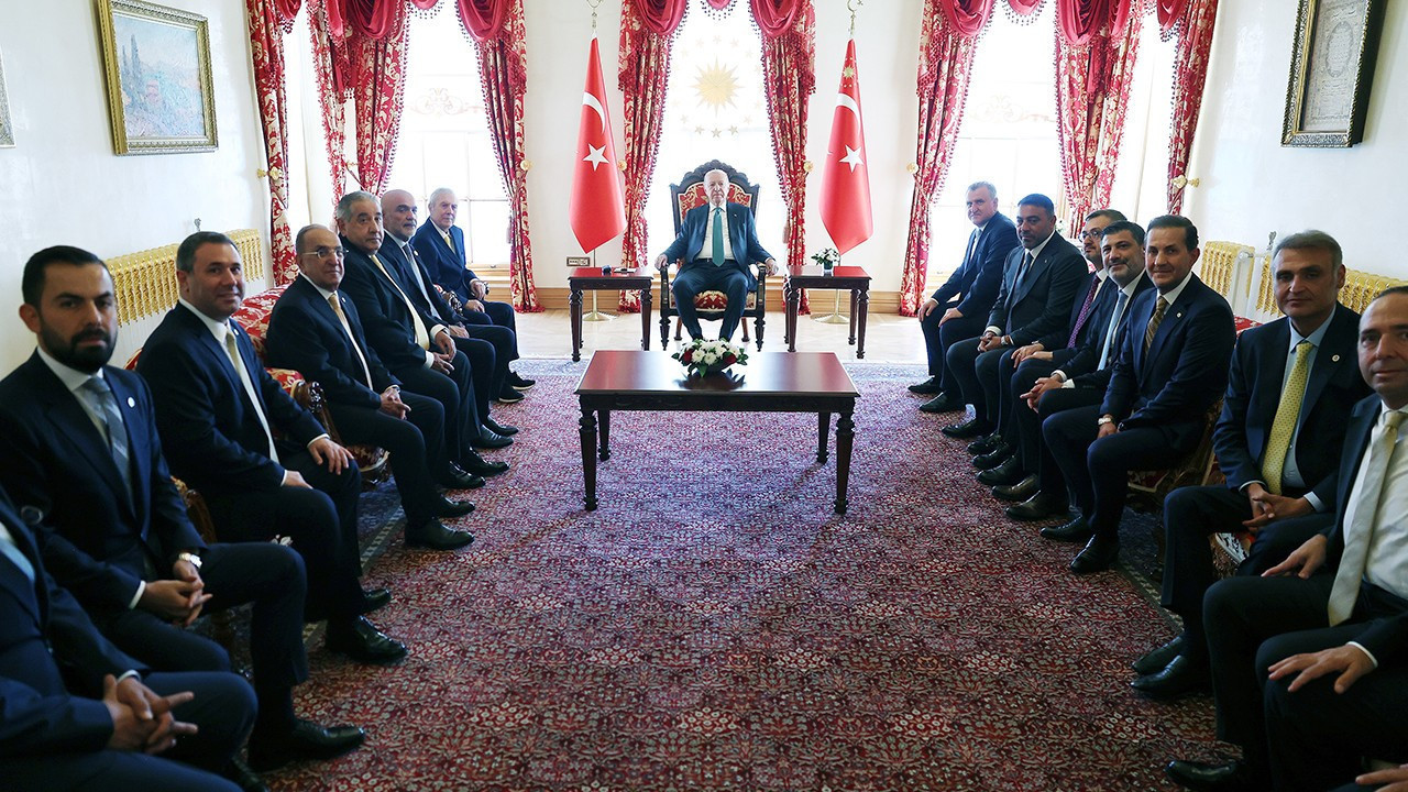 Erdoğan, 4 kulübün başkanlarını ve yöneticilerini kabul etti