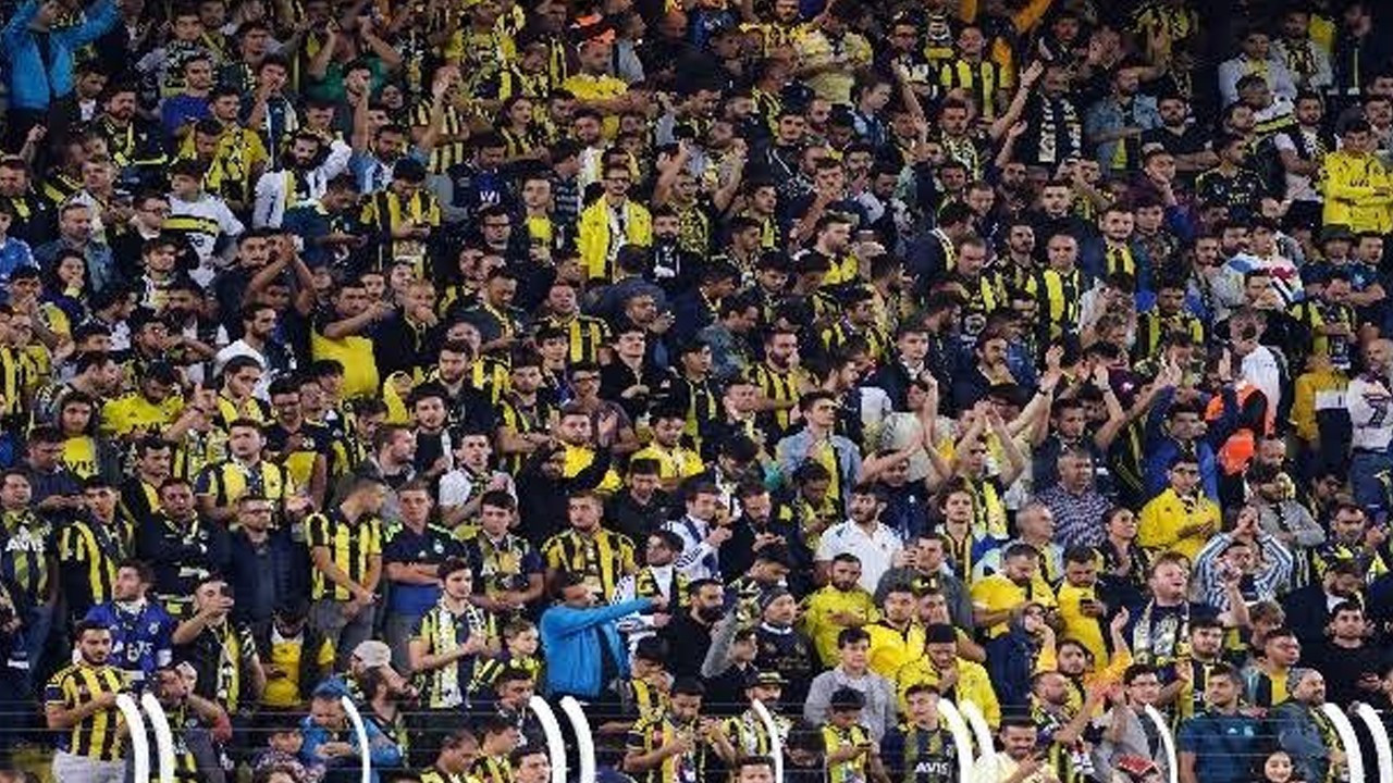 İsmail Kartal'a şişe atan taraftara men cezası