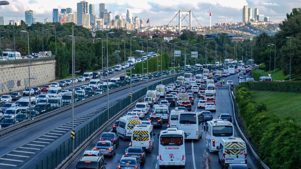İstanbul'da yeni eğitim öğretim yılının ilk gününde trafik yoğunluğu