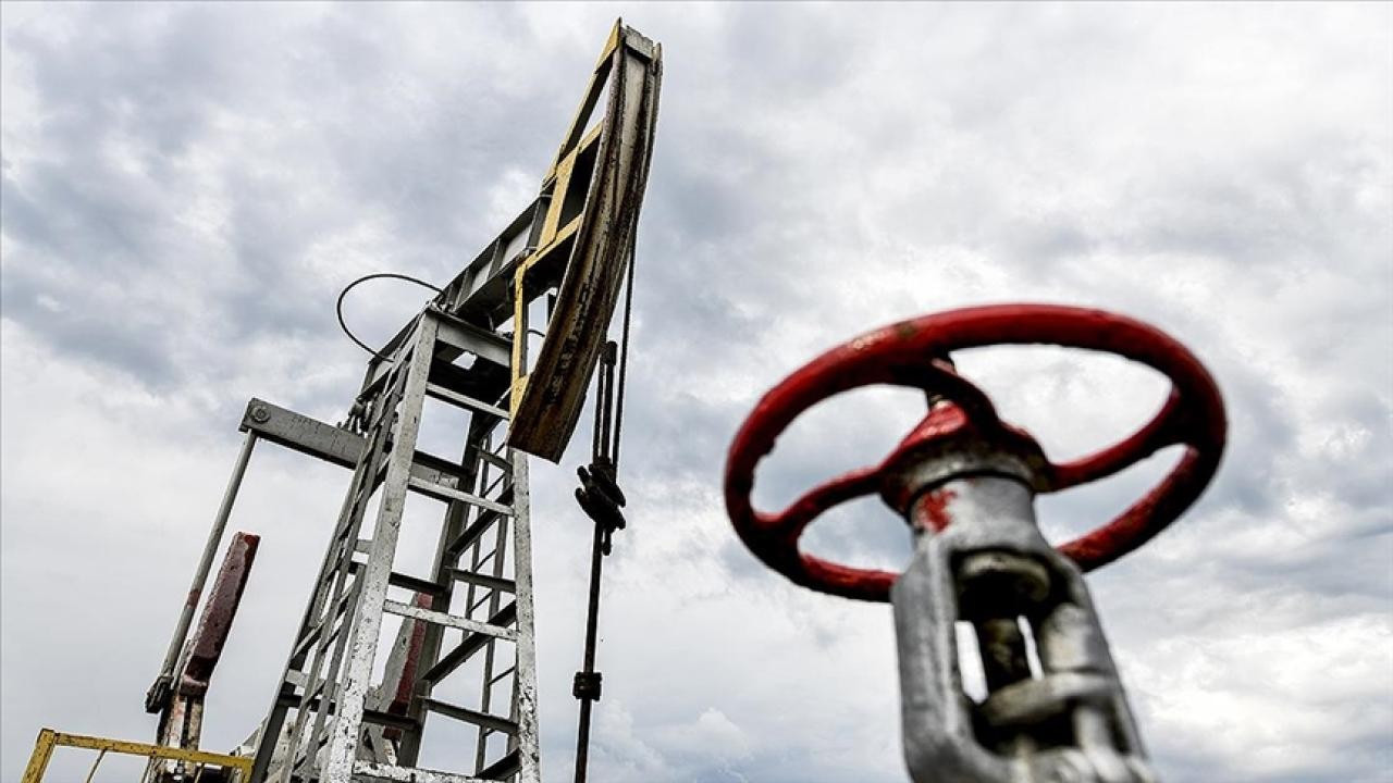 Petrol rallisine ara verdi: Fiyatlar kısmen geri çekildi