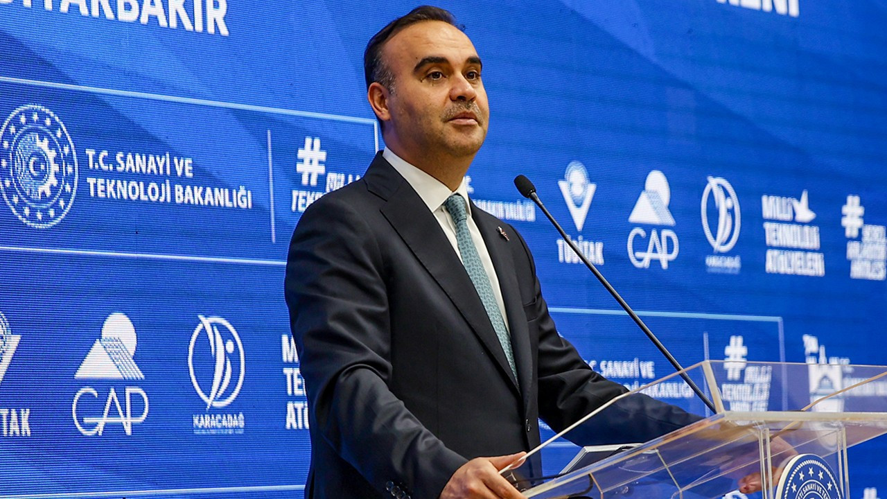 Bakan Kacır Diyarbakır'da açıkladı: İmalat sanayinde katma değer 250 milyar doları aştı