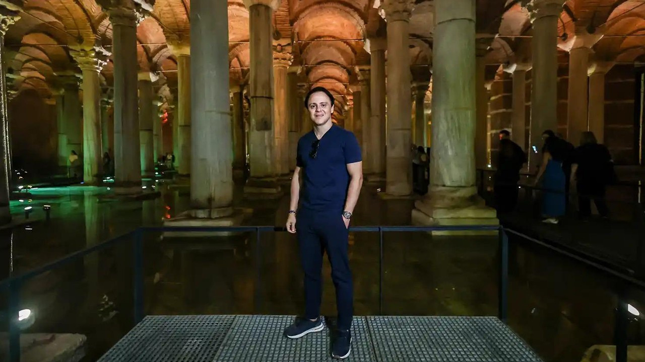 F1'in efsane pilotu Felipe Massa İstanbul'u gezdi