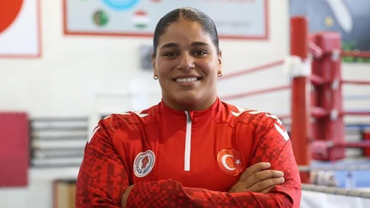 Hatice Akbaş, Avrupa Boks Şampiyonası’nda madalyayı garantiledi