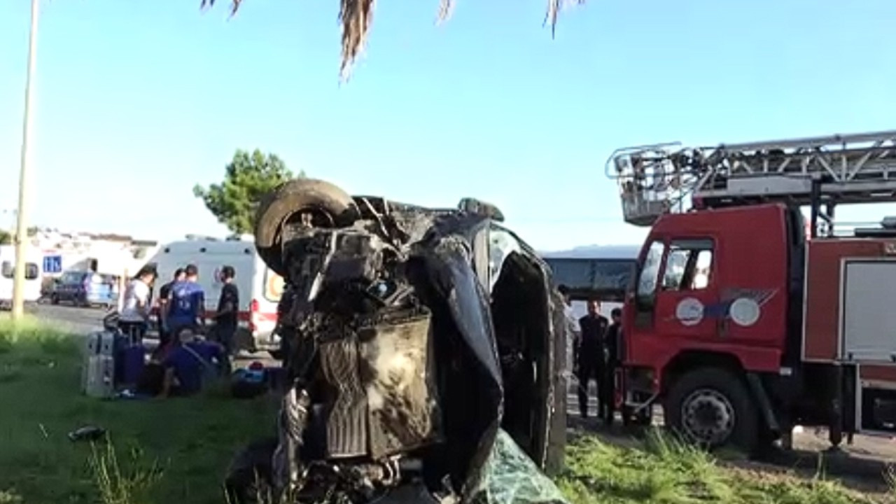 Manavgat'ta Şiddetli Çarpışma: Tur Grubu Yaralı