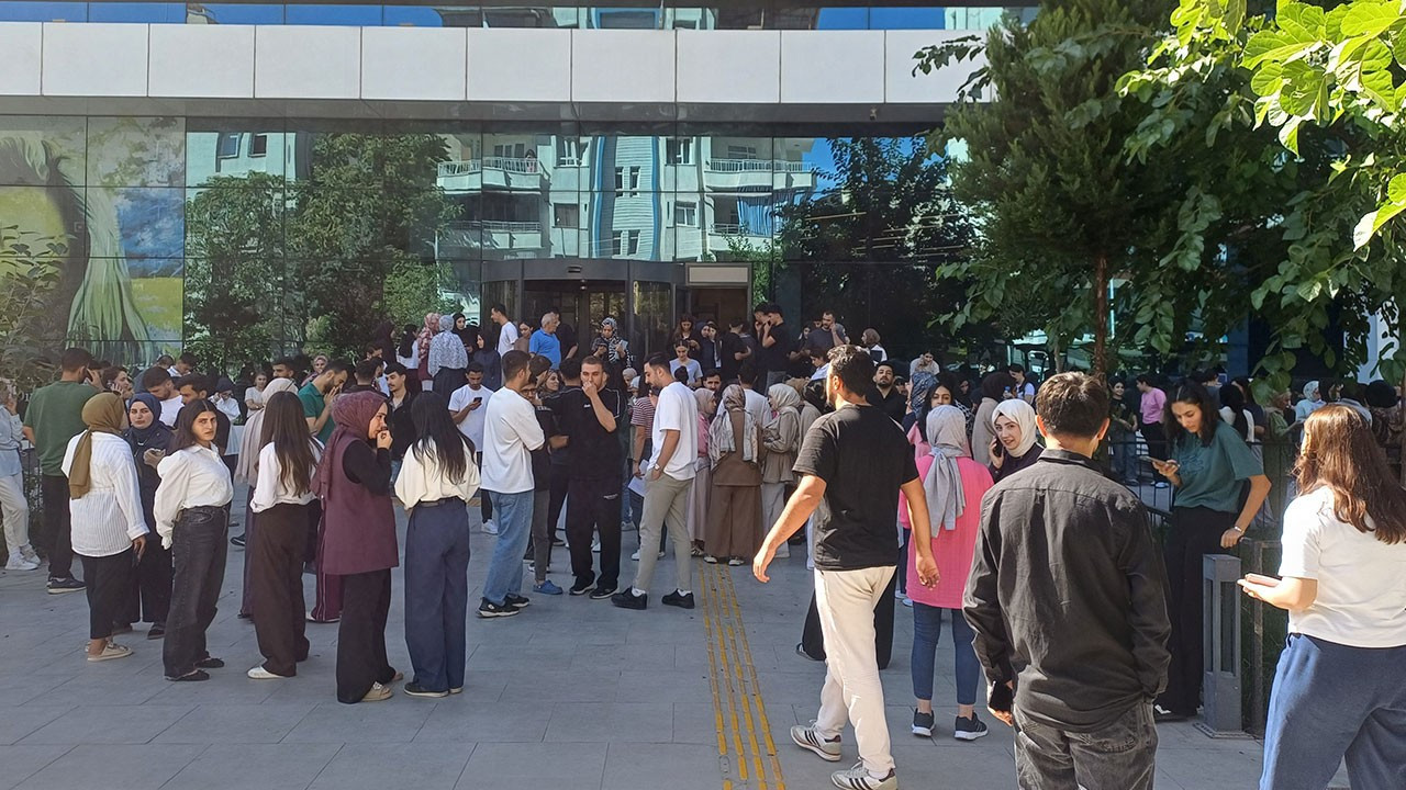 Şanlıurfa’da deprem sonrası okullar tatil edildi