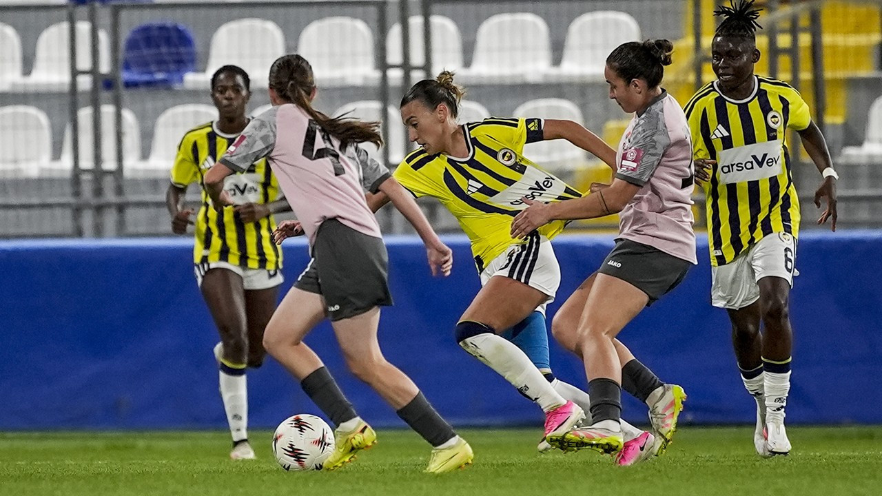 Fenerbahçe, UEFA Avrupa Kupası'nda son 16 turuna yükseldi