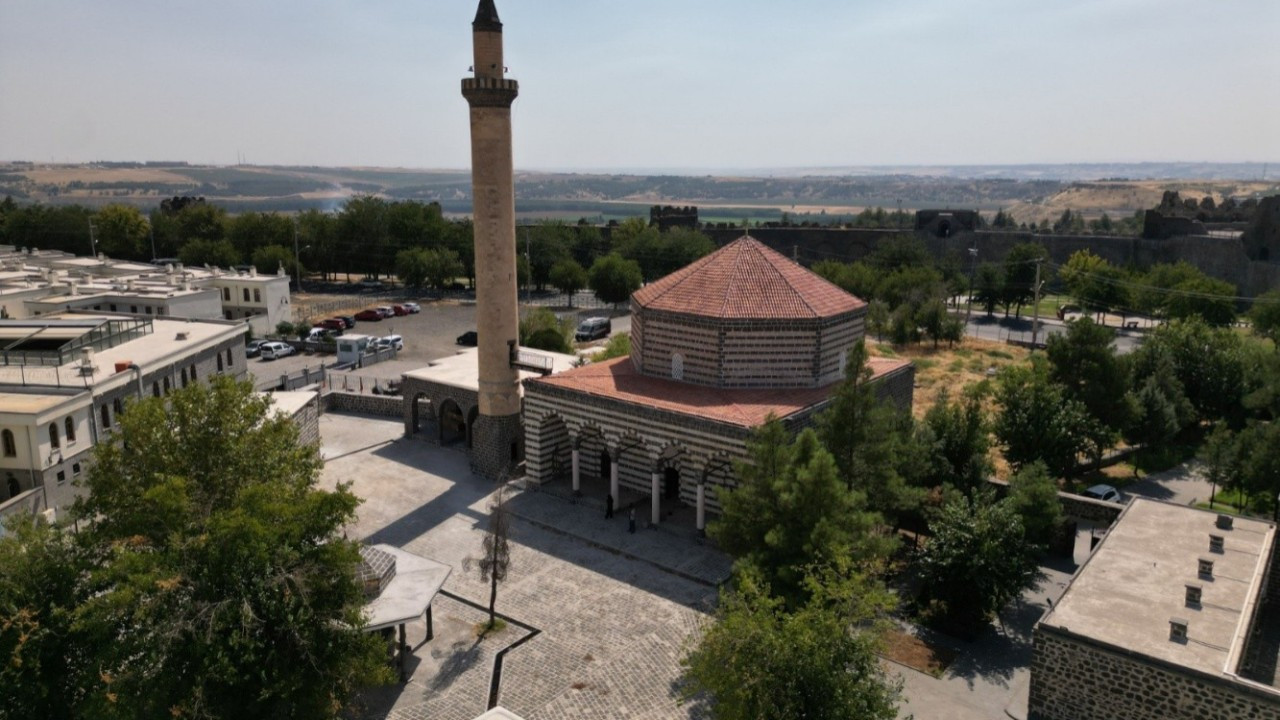Kutsal Mekanların Yeniden Doğuşu: Tarihi Camiler İbadete Açılıyor