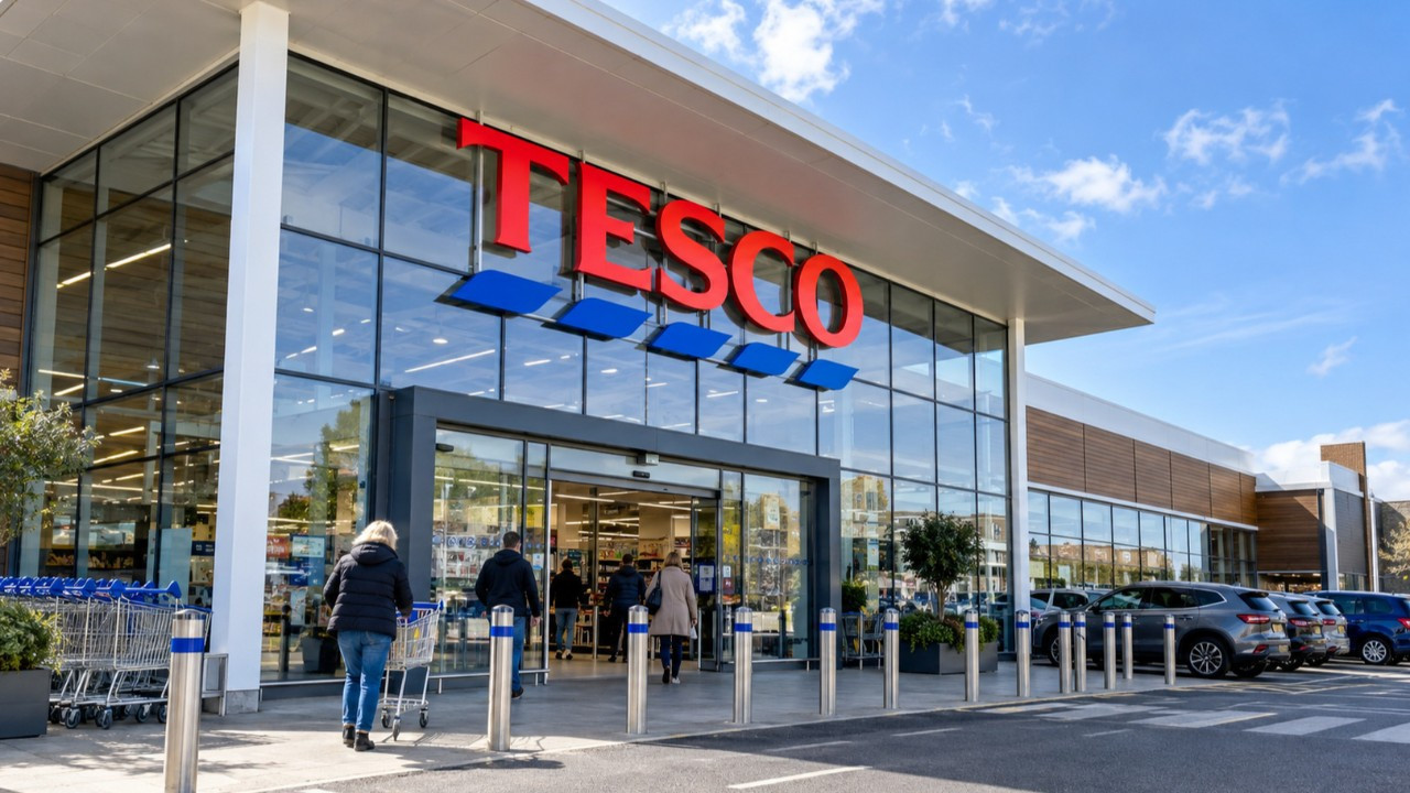 Tesco kâr beklentisini yükseltti, hisseleri destek buldu