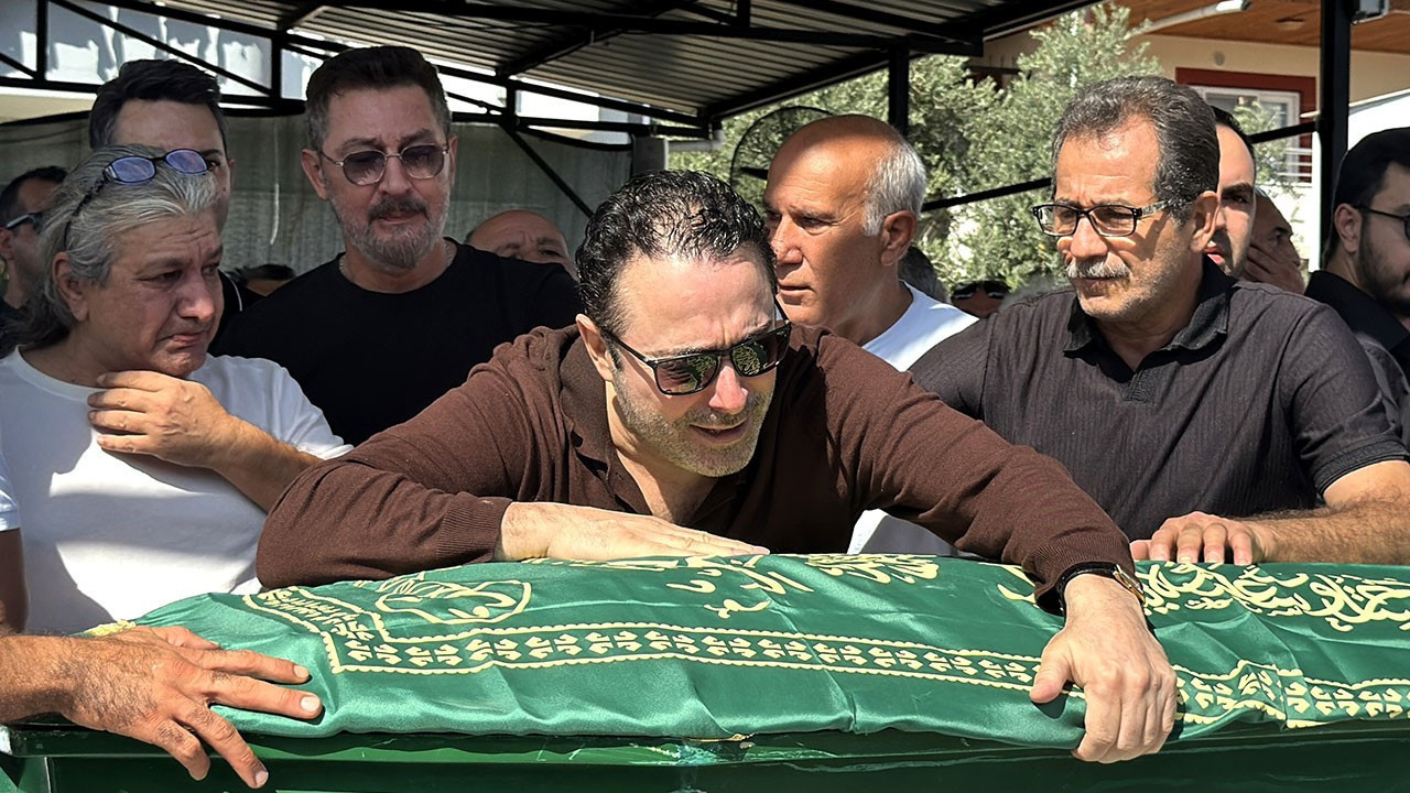 Şarkıcı Atilla Taş'ın kızının cenazesi defnedildi