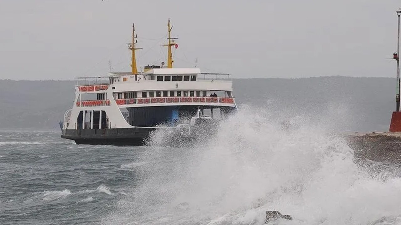 Adalar Arası Ulaşımda Aksaklık: Feribot Seferleri Ertelendi