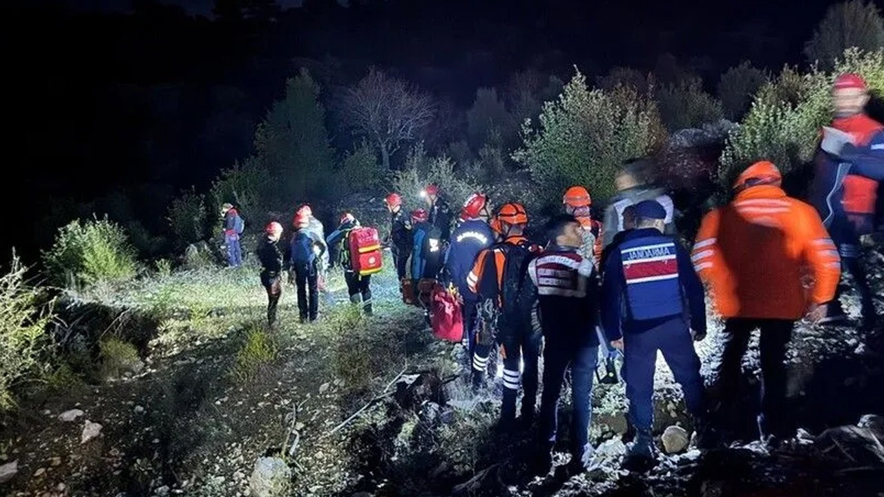 Isparta'da kanyonda mahsur kalan 10 İHH gönüllüsü kurtarıldı