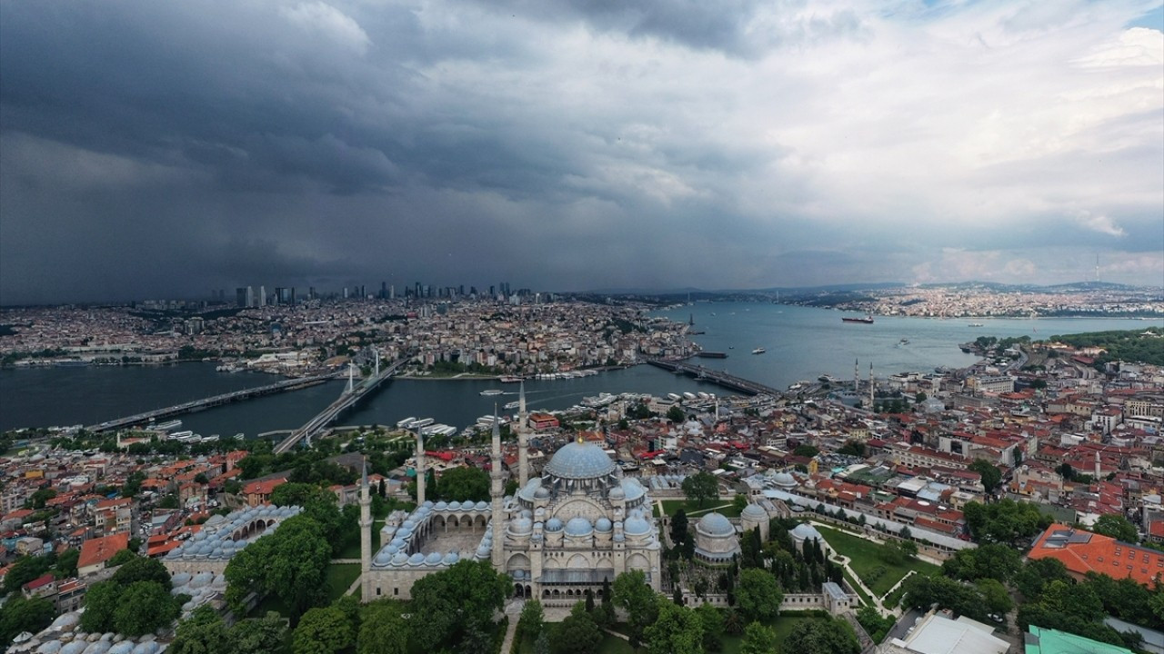 Yurdun büyük bölümünde bulutlu hava, bazı illerde sağanak bekleniyor