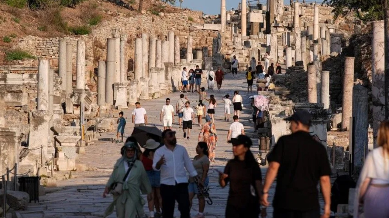 Türkiye'de Turizm Harcamalarında Dönüşüm: Seyahat Sayısı Azalsa da Harcamalar Artış Gösterdi
