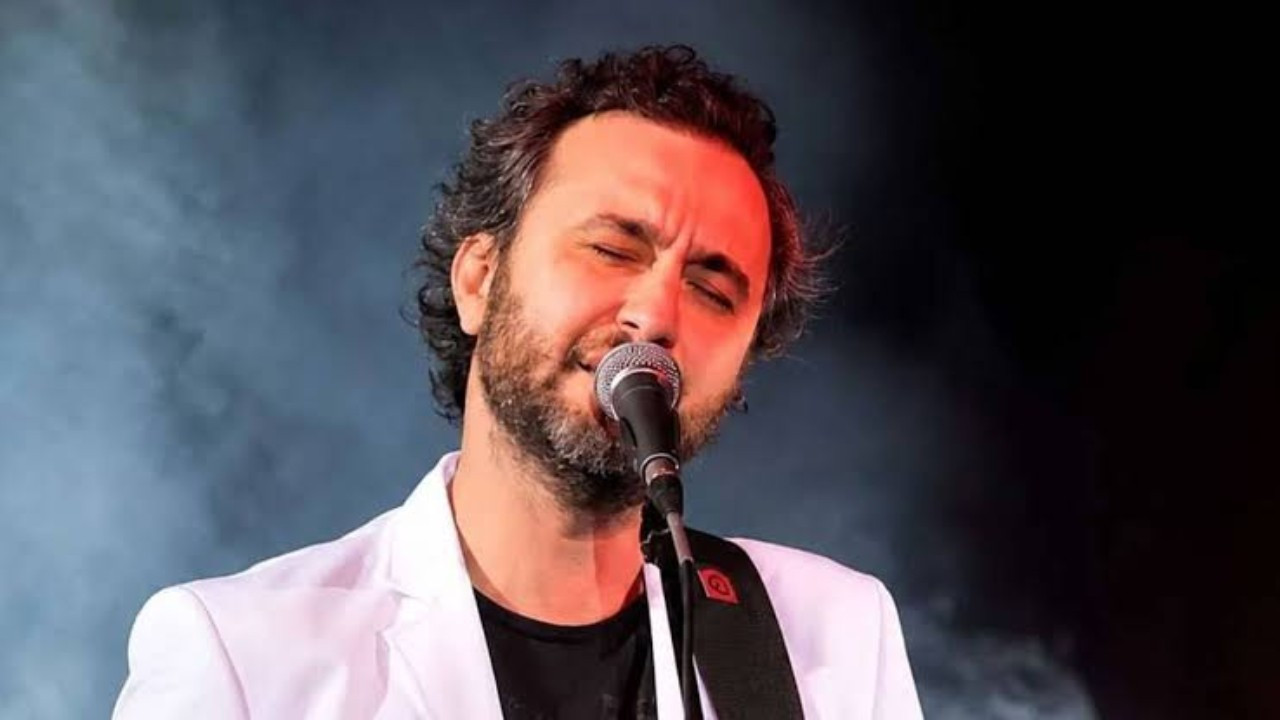 Melodik Bir Dönemin Sonu: Ünlü Şarkıcı Hayatını Kırdı