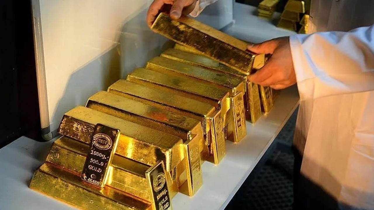 Altın Dalgalanıyor: Fed'in Tutuk Kararı Piyasaları Etkiliyor