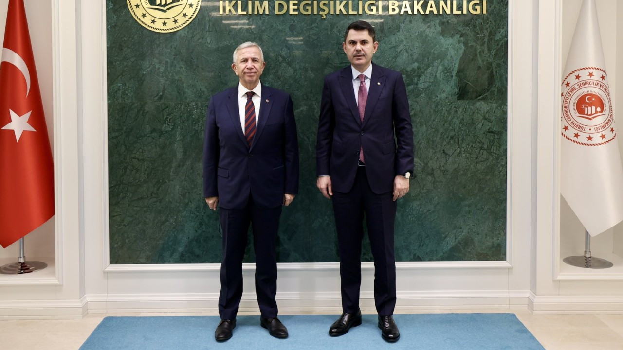 Ulaştırma Bakanı Uraloğlu, İzmir Büyükşehir Belediye Başkanı Tugay ile proje görüşmeleri yaptı