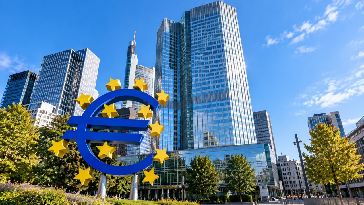Avrupa'da faiz çıkmazı: Fransa krizi ECB'nin elini bağlıyor