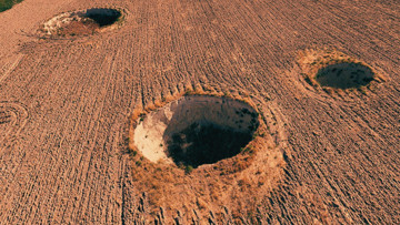 Bu gizemli fenomenin arkasında ne var? Binlerce kilometre öteden Türkiye'deki dev çukurları masaya yatırdılar
