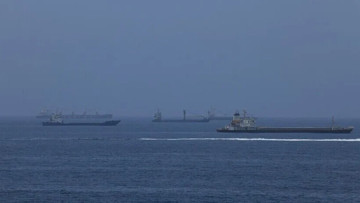 UKMTO duyurdu: Hürmüz Boğazı'ndan geçen bir tanker vuruldu