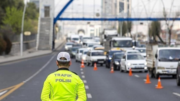 İstanbul'da bazı yollar trafiğe kapatıldı