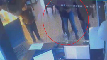 "Ölüyorum" diye bağırdı, garson böyle kurtardı