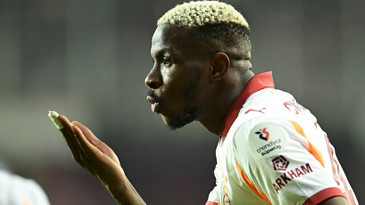 Galatasaray, Antalyaspor'u rahat geçti