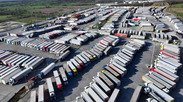 Yunan çiftçi eylemleri Türk tırları vurdu: Sınırda kuyruk krizi