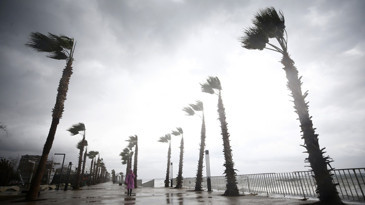 Antalya'da eğitime fırtına engeli