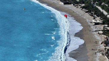 Fethiye’de yağış sonrası Ölüdeniz turkuaza döndü