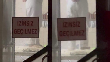 Tatlı hamurunu ayağıyla çiğneyen çalışan infial yarattı