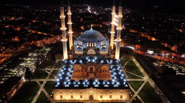 Selimiye Camii, Ramazan’a yeni ışığıyla 'Merhaba' dedi