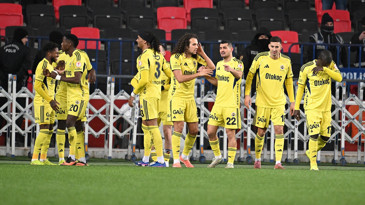 Fenerbahçe Gaziantep Futbol Kulübü'nü 4-0 mağlup etti