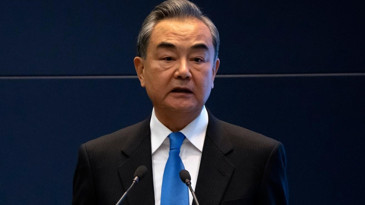 Çin Dışişleri Bakanı Vang: Orta Doğu’daki çatışmaların yayılmasına izin verilmemeli