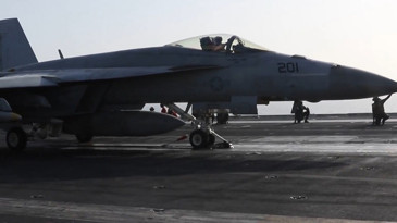 İran, ABD'ye ait F-18 savaş uçağını vurduğunu iddia etti