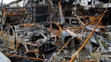 Milyonlarca dolarlık araçlar küle döndü