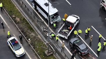 Başakşehir'de zincirleme kaza: 30 polis yaralı