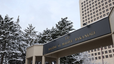 Hazine, 3 ayda 1,37 trilyon liralık iç borçlanmaya gidecek