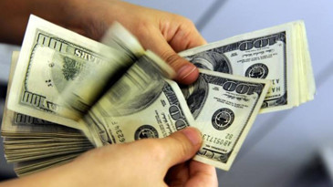 BAE eriyen dolar rezervine karşılık ABD'den yardım istedi