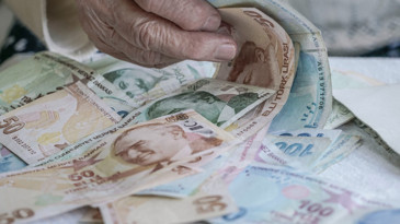 Emekliler için yeni talep: 'Ek ödeme yüzde 10'a çıkarılsın'