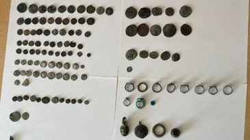 Çöplükte servet buldu! 128 parçalık eser müzeye kazandırıldı