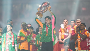 Şampiyon Galatasaray, kupasını RAMS Park'ta kaldırdı
