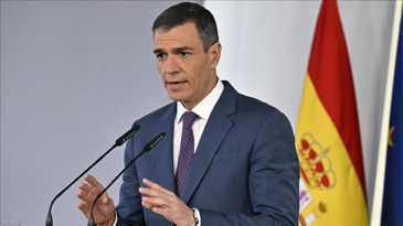 İspanya Başbakanı Pedro Sanchez’ten partisine "direniş" talimatı