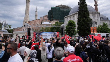 İstanbul, fethin 573. yıl dönümünü kutluyor