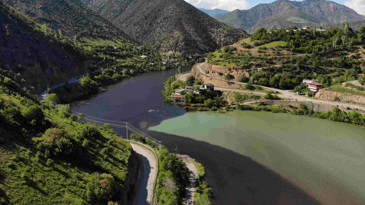 Baraj gölünde şaşırtan görüntü: Rengi kahverengiye döndü