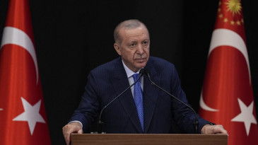 Cumhurbaşkanı Erdoğan'dan AK Parti teşkilatına uyarı: İcraat peşinde olun, şov peşinde değil